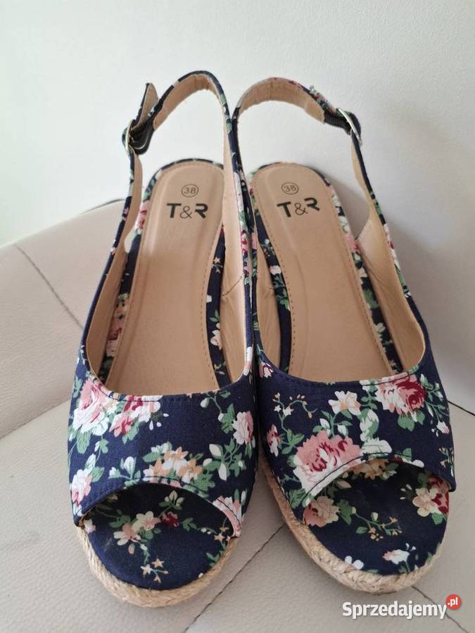 TR 38 sandały damskie koturny