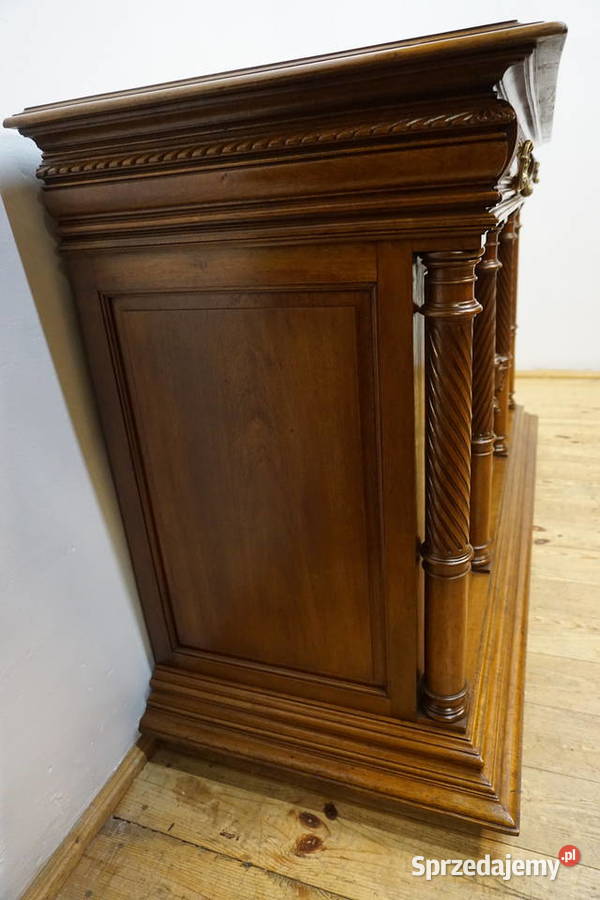 BOGATO RZEŹBIONA KOMODA TRZYDRZWIOWA ORZECH Niemcza