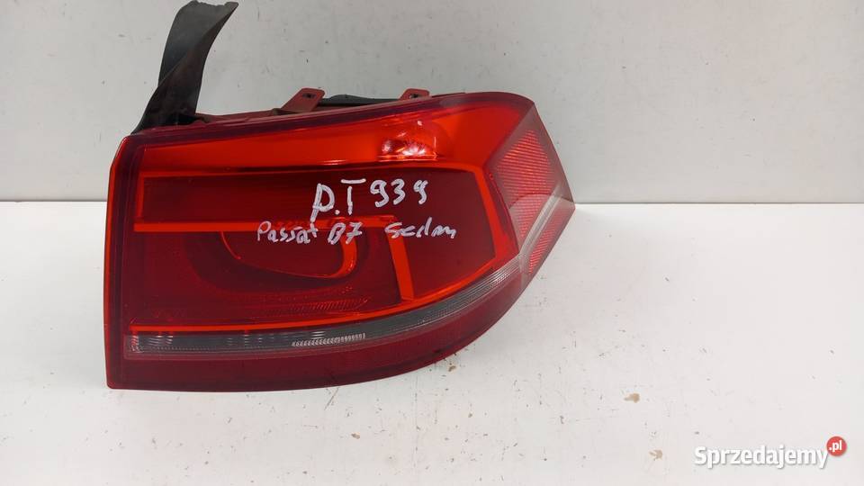 VW PASSAT B7 SEDAN LAMPA TYŁ PRAWA Zbierkowo