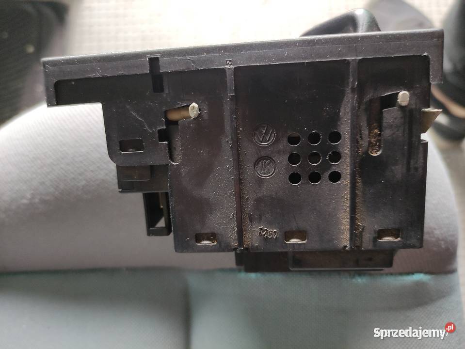 sprzedam przełącznik świateł VW T4 osobowe Szczytno