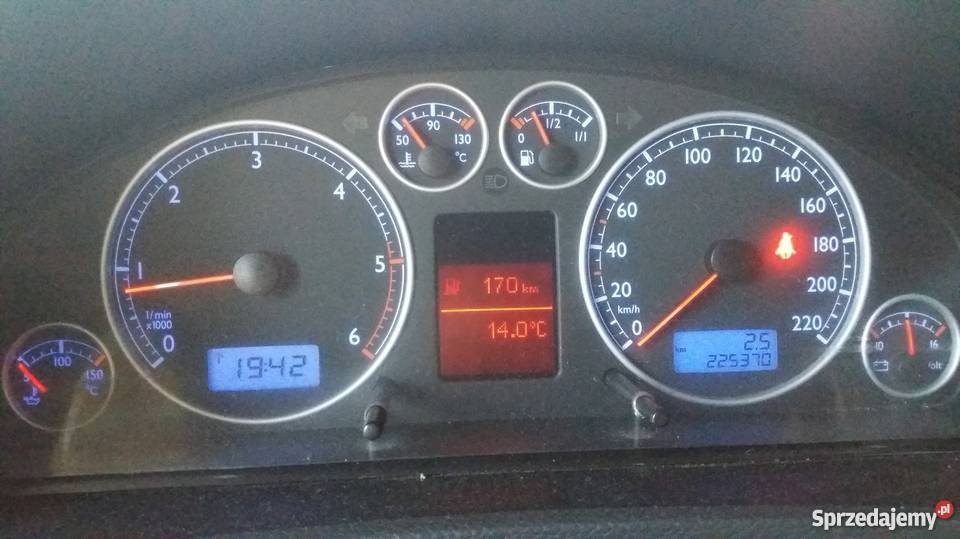 Volkswagen T5 Multivan Highline 25 TDi 6 biegów 2500cm3 Malbork