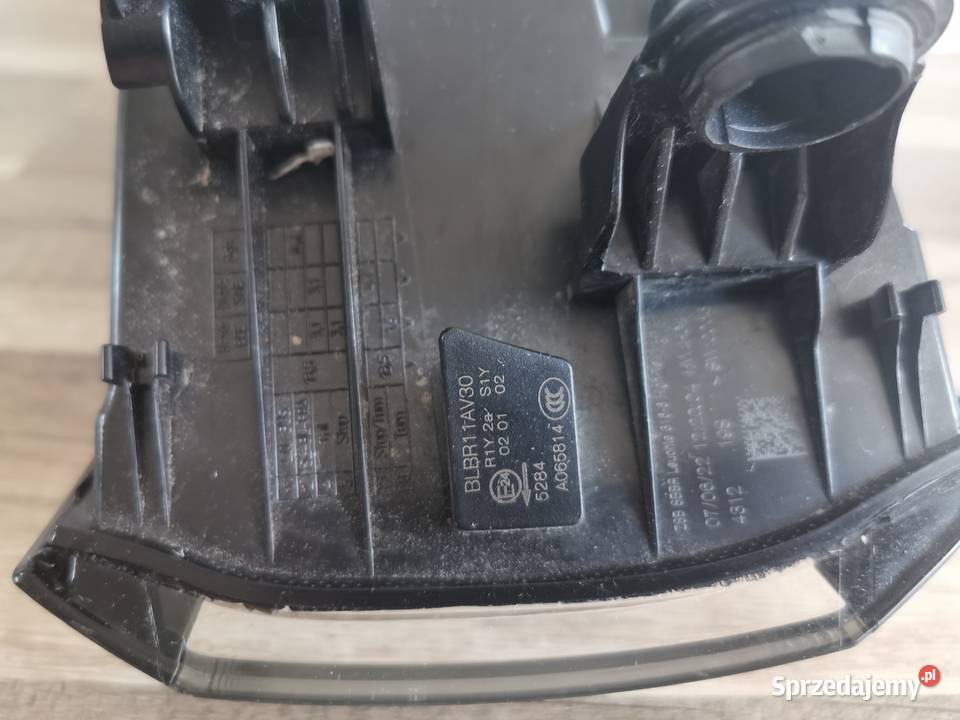 Lampa tylna lewa zewnętrzna ID4 2020 11A945207A Pielgrzymka sprzedam
