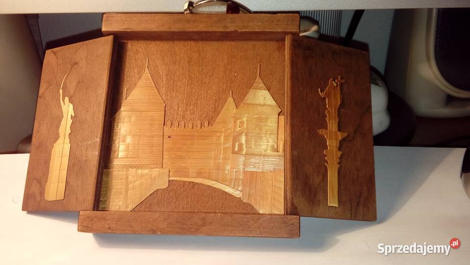 Widok Starego Miasta w Warszawie wyrób ze słomy