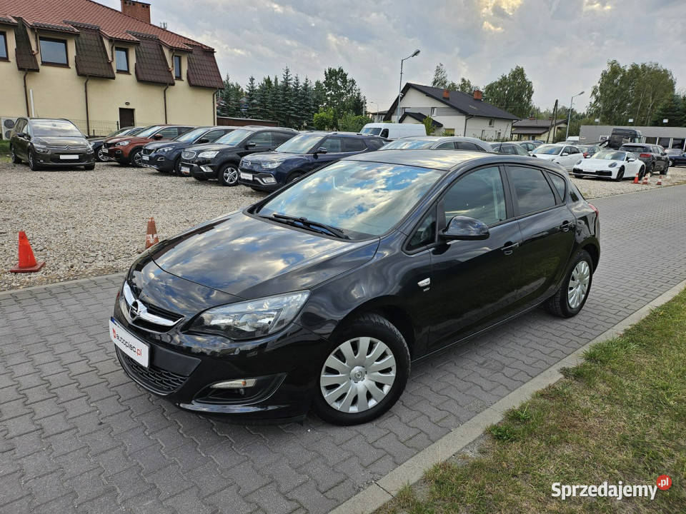 Opel Astra Navi pół skóra niski przebieg grzane 120KM