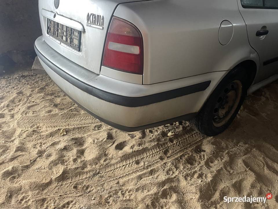 SKODA OCTAVIA I 9600 SEDAN HB ZDERZAK TYŁ sprzedam