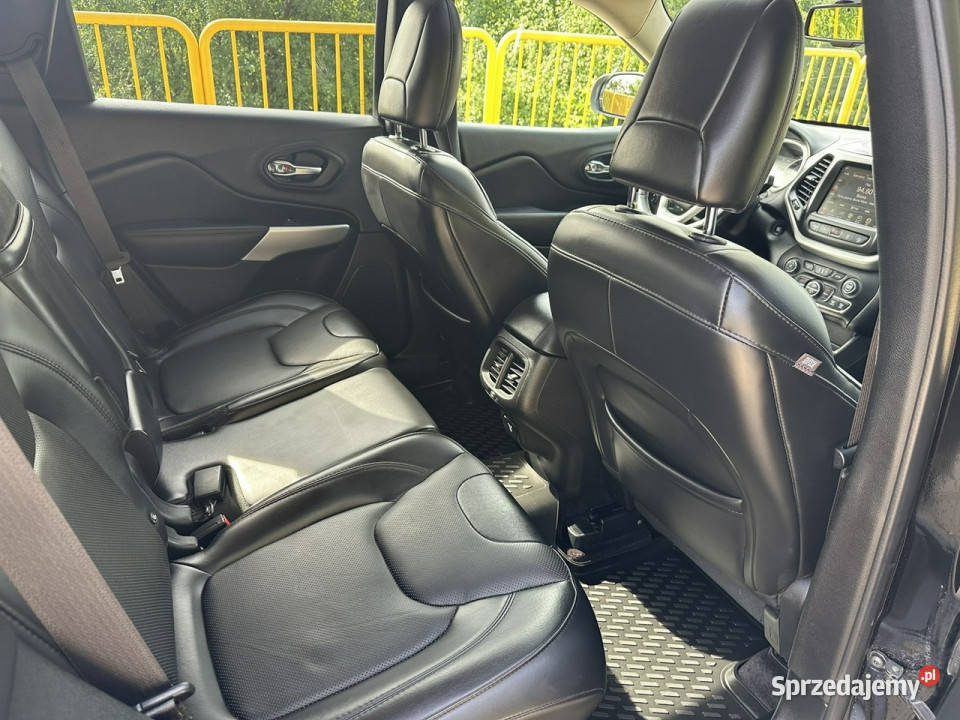 Jeep Cherokee Jeep Cherokee 22 CRD 200 OVERLAND napęd 4x4 Gostyń