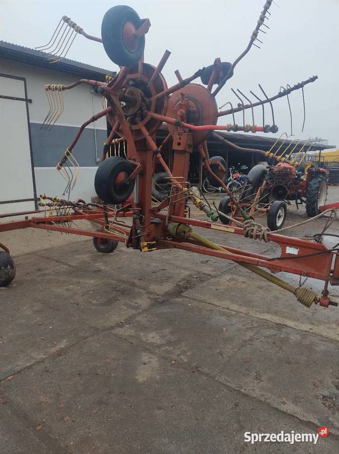 Zgrabiarka dwu karuzelowa Niemeyer es 620 uszkodzony Przasnysz