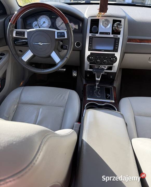 Chrysler 300 limited Rok produkcji 2010 Golub-Dobrzyń
