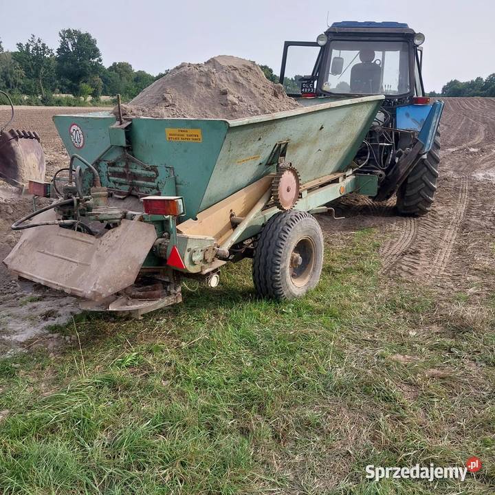 Rozsiewacz wapna RCW 35 tony Fabryczny Rozsiewacze nawozów Pasłęk