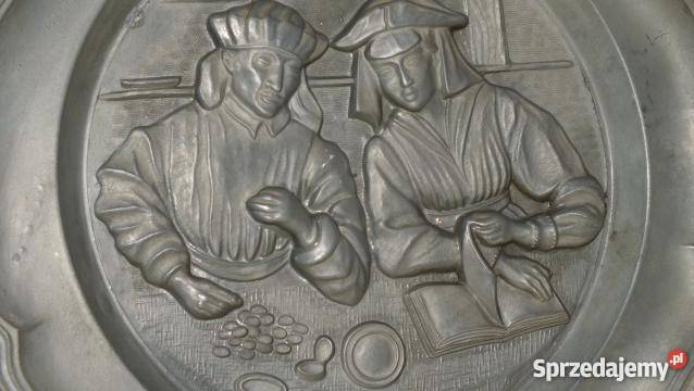 Ozdobny talerz z cyny sygnowany scenka rodzajowa kujawsko-pomorskie Inowrocław