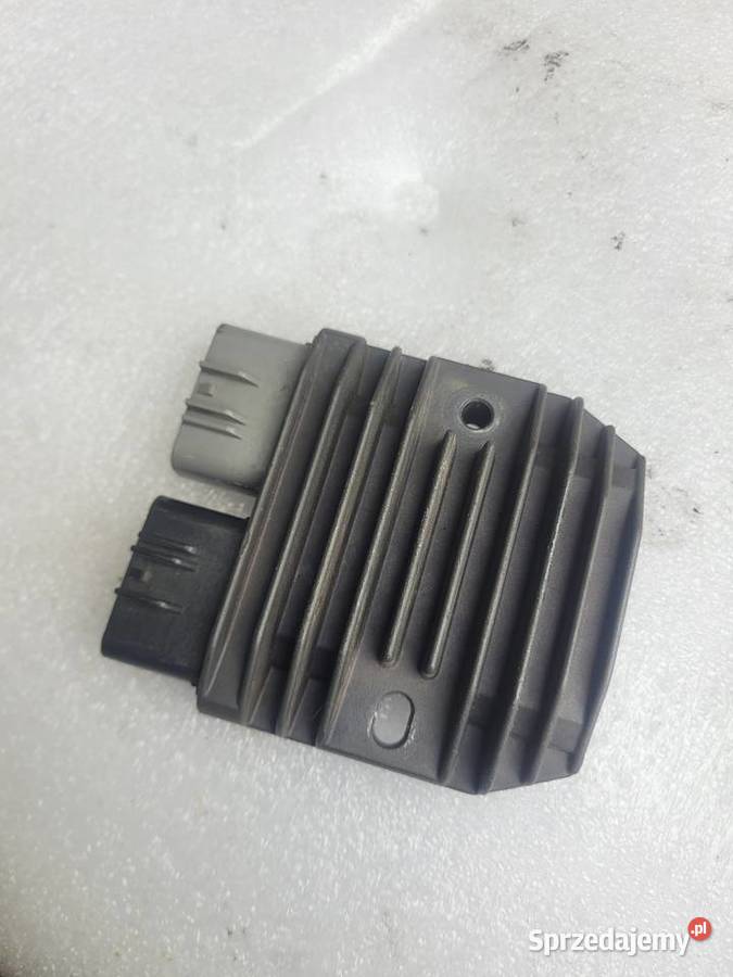 Yamaha R1 RN09 0203 regulator napięcia Nowy Tomyśl