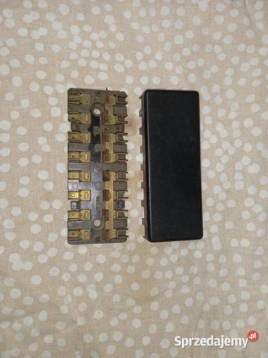 Skrzynka bezpieczników z czasów PRLu Ursus Zetor Pruszcz Gdański