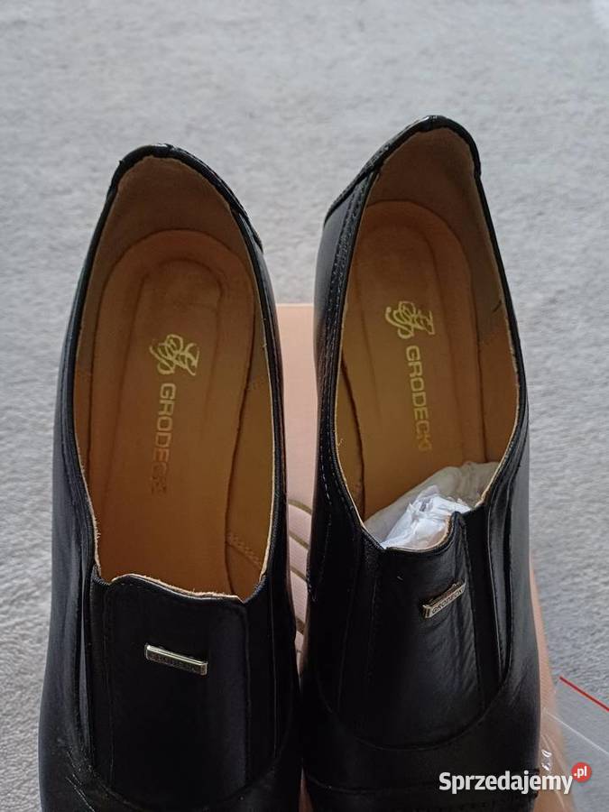 Piękne czarne skórzane czółenka damskie marki Kraków