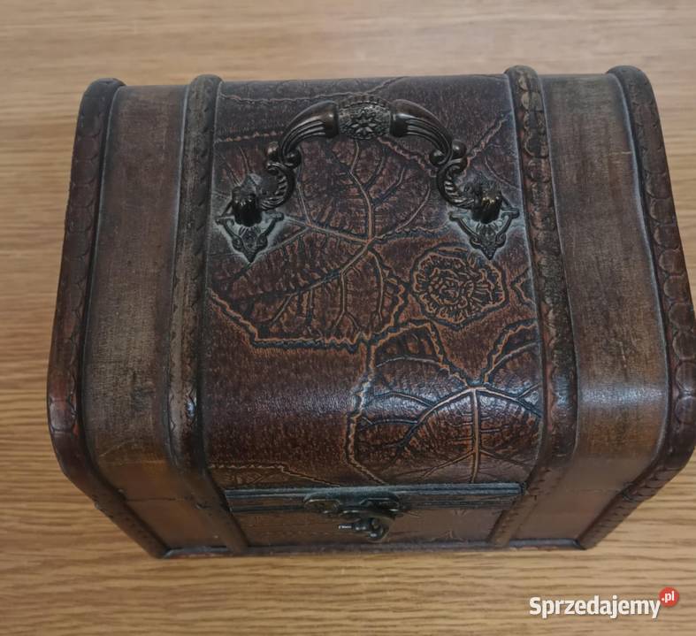 Drewniana szkatułka