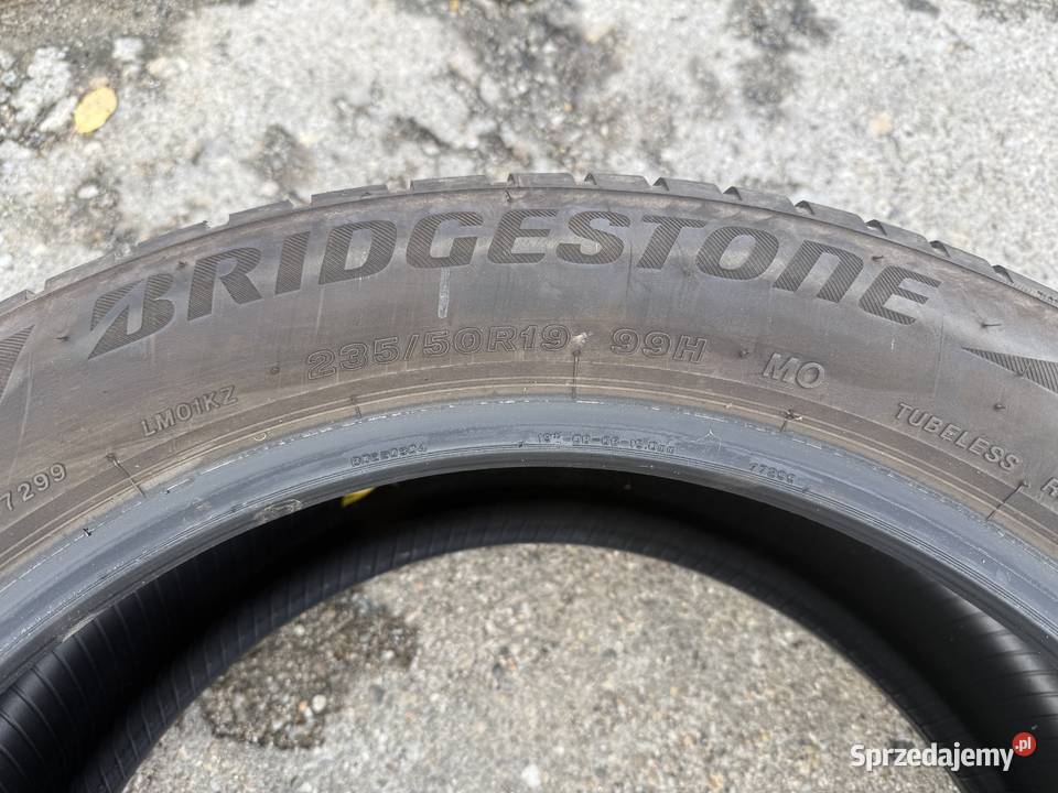 Opony Bridgestone 2355019 Przemków sprzedam