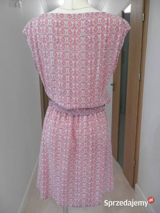 Sukienka Kremowa z Nadrukiem Wymarzona na Lato Łomża sprzedam