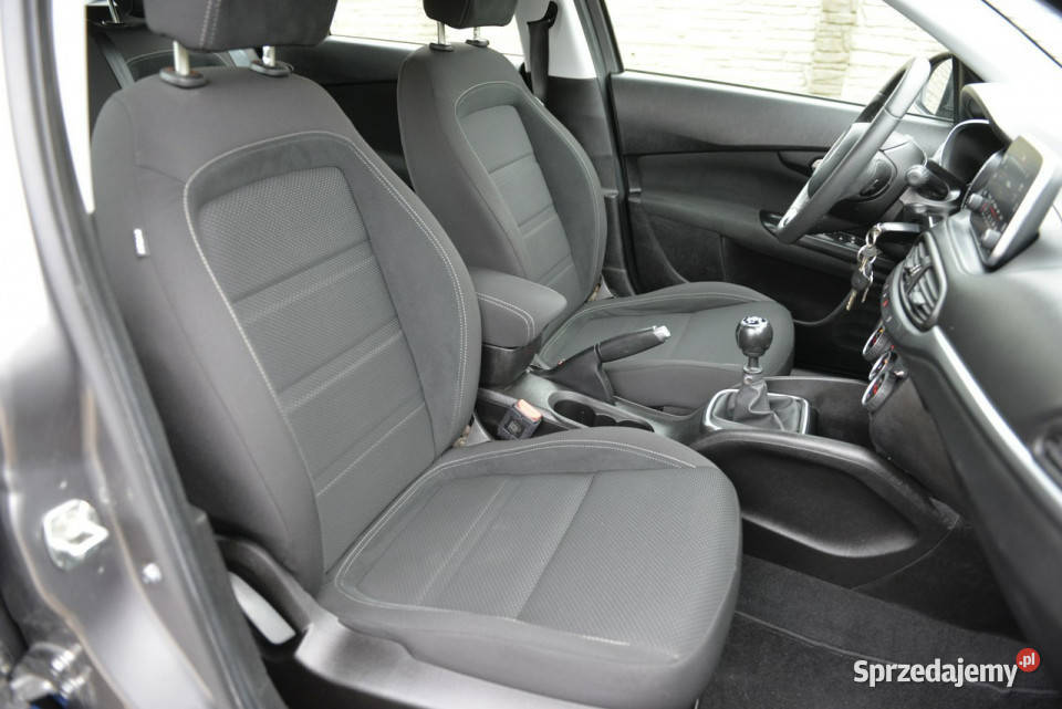 Fiat Tipo 14 95 hatchback LED Navi Kamera Dąbrowa Górnicza sprzedam