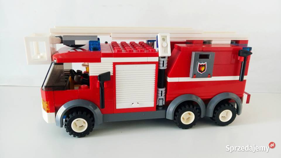 LEGO [City] - Fire Station (7945) — Poggers