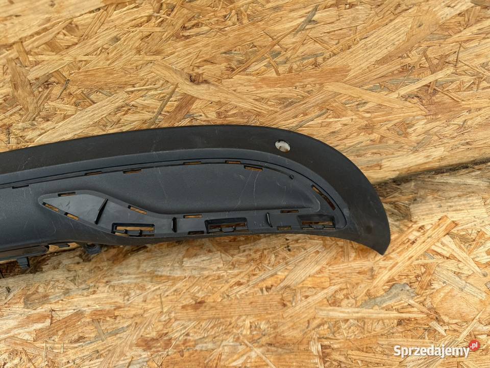 Spoiler dyfuzor zderzaka tył w205 lift Sieraków
