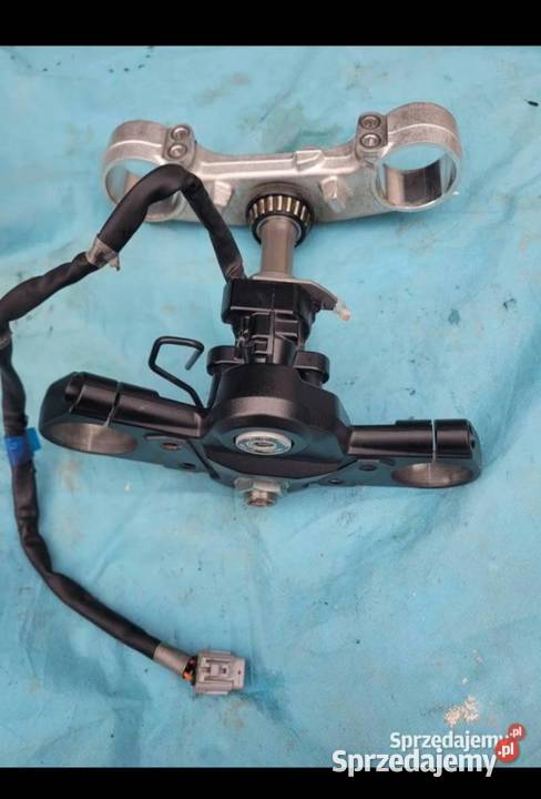 SUZUKI GSX 8 R OEM 2023 PÓŁKA DOLNA STACYJKA Półki zawieszenia Nowy Tomyśl