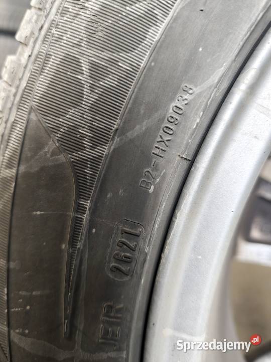 Opony zimowe Dunlop 235 55 r18 używane