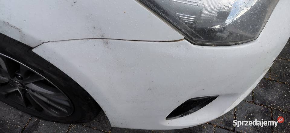 Zderzak przedni Toyota Avensis 1518 Rok produkcji 2015 Gliwice
