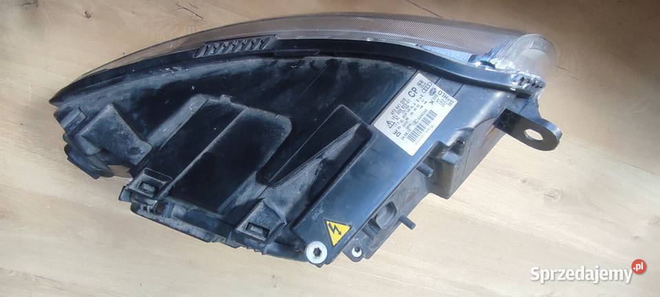 AUDI A6 C6 REFLEKTOR LAMPA PRZEDNIA BIXENON Trzebnica