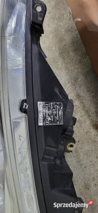 Sprzedam lampy przód ford b Narol sprzedam