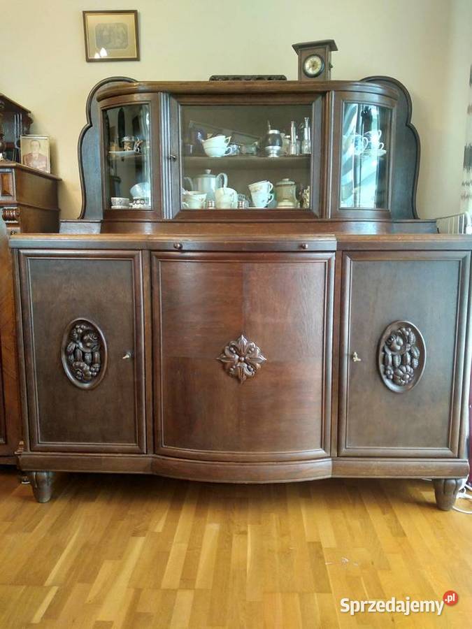Sprzedam duży kredens z lat trzydziestych