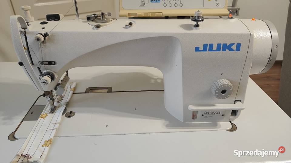 Maszyna krawiecka stebnówka juki