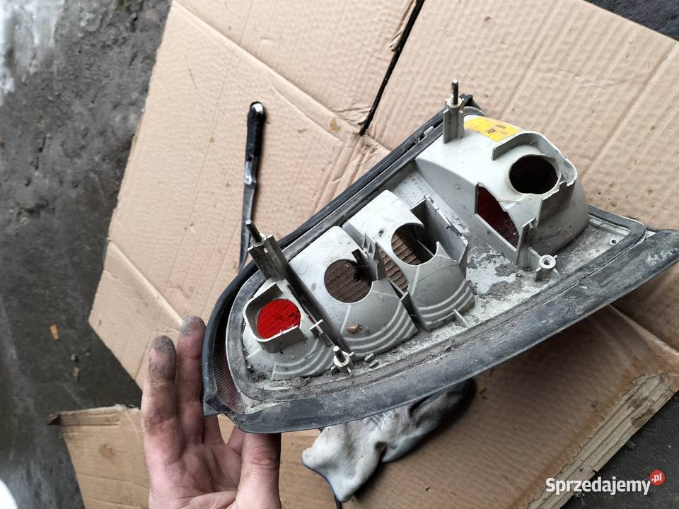 OPEL VECTRA B KOMBI LAMPA TYŁ TYLNA Kamień-Kolonia