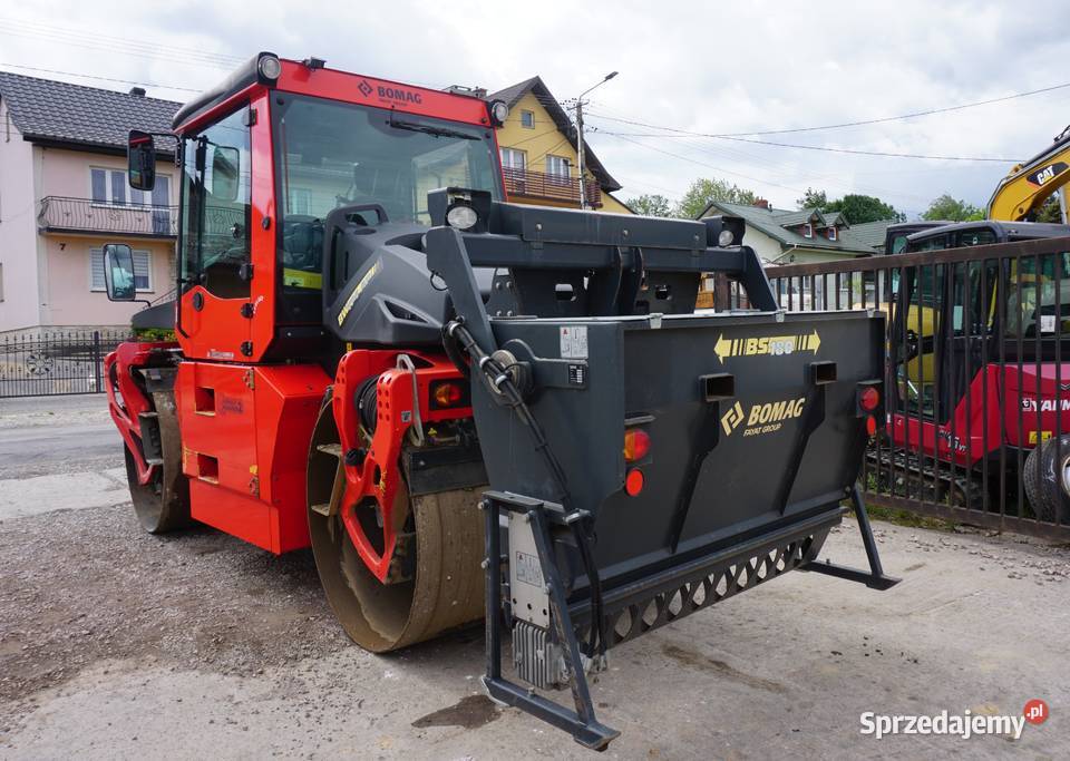Walec Bomag BW 174 AP 2016 z rozsypywaczem grysu