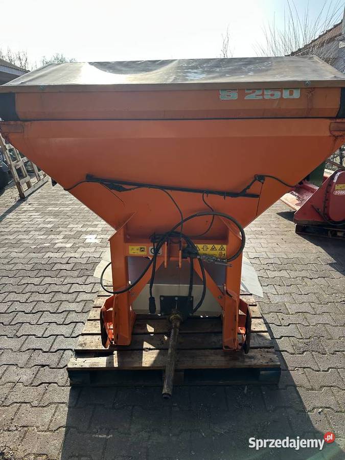 Amazone ES 750 posypywarka piaskarko solarka Milicz