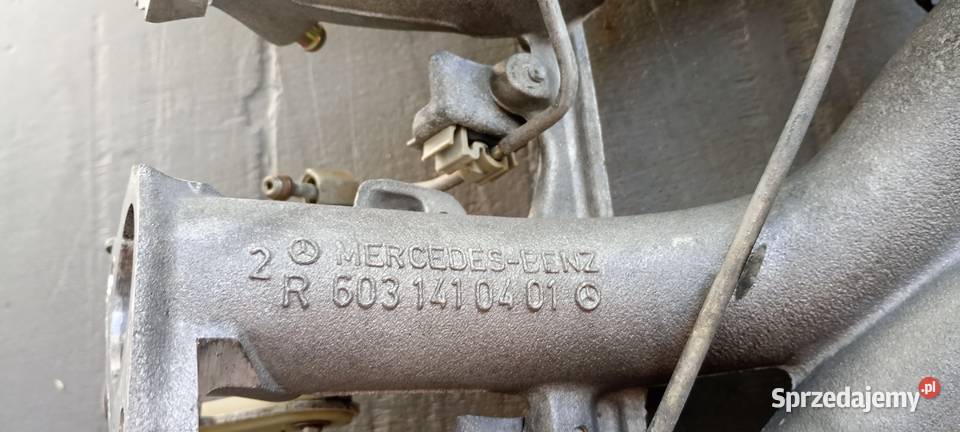 Kolektor ssący rurki wtryskiwaczy Mercedes W124 Wrocław sprzedam
