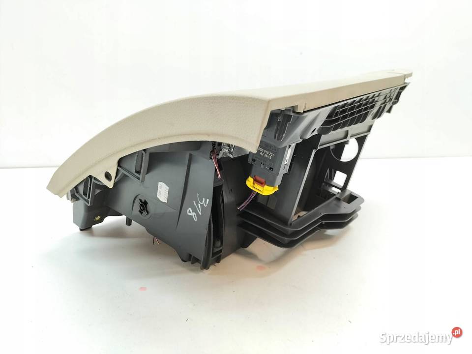 SCHOWEK PRAWY PASAŻERA 3V JASNY 3V1857097AN Rok produkcji 2019