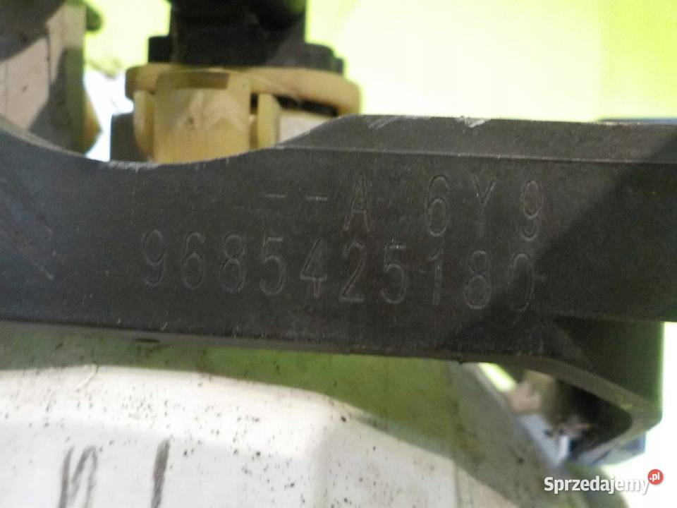 PEUGEOT 3008 I 10r halogen prawy przod Suków