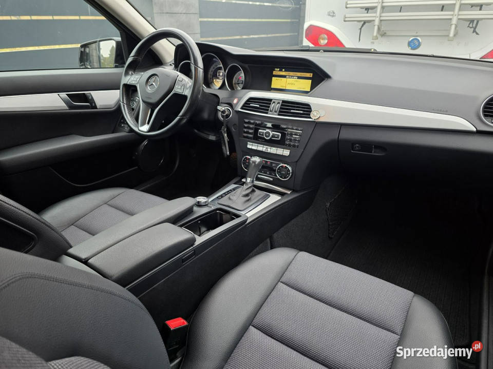 Mercedes C 250 AVANTGARDE niski przebieg 88195 z gniazdo USB Czarnków