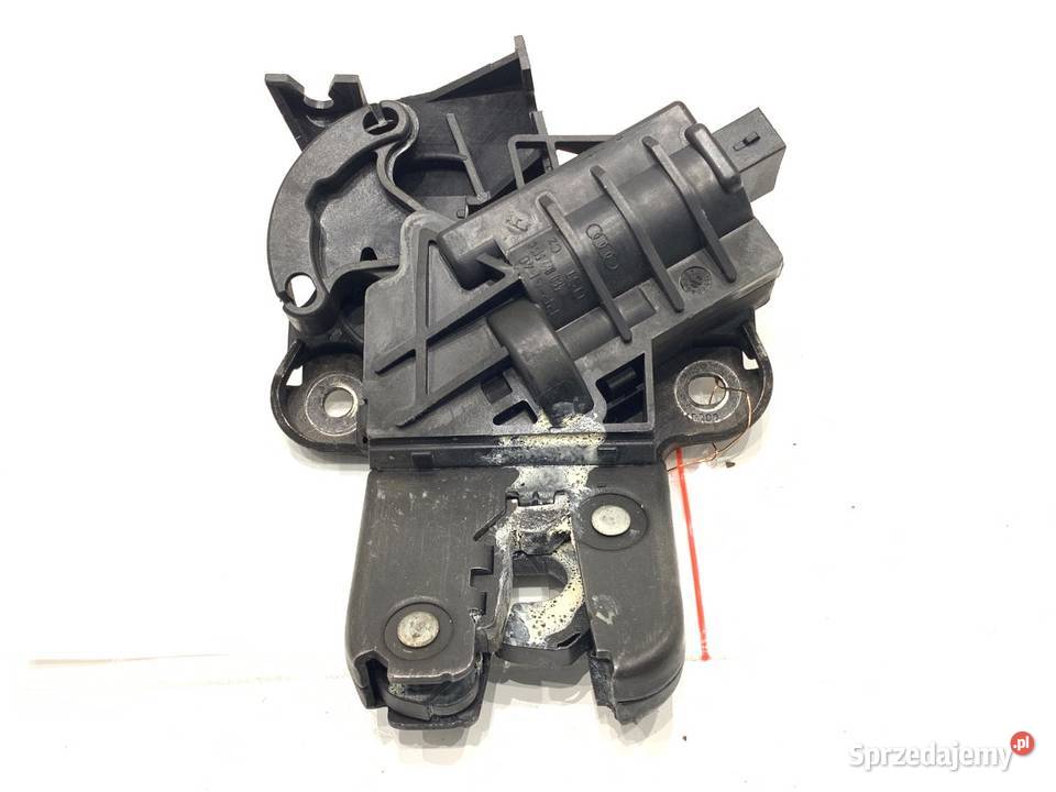 ZAMEK KLAPY TYŁ AUDI A8 D3 SedanLimuzyna