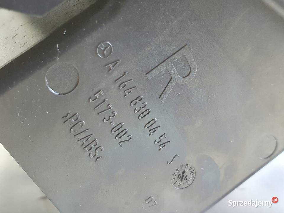 Mercedes ML W164 TYLNY TUNEL ŚRODKOWY kratka Rudka