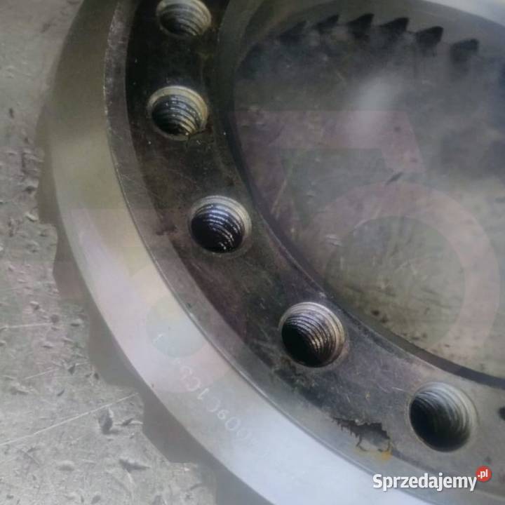 Wałek ataku Koło talerzowe F930301020010 Fendt Wilkowo