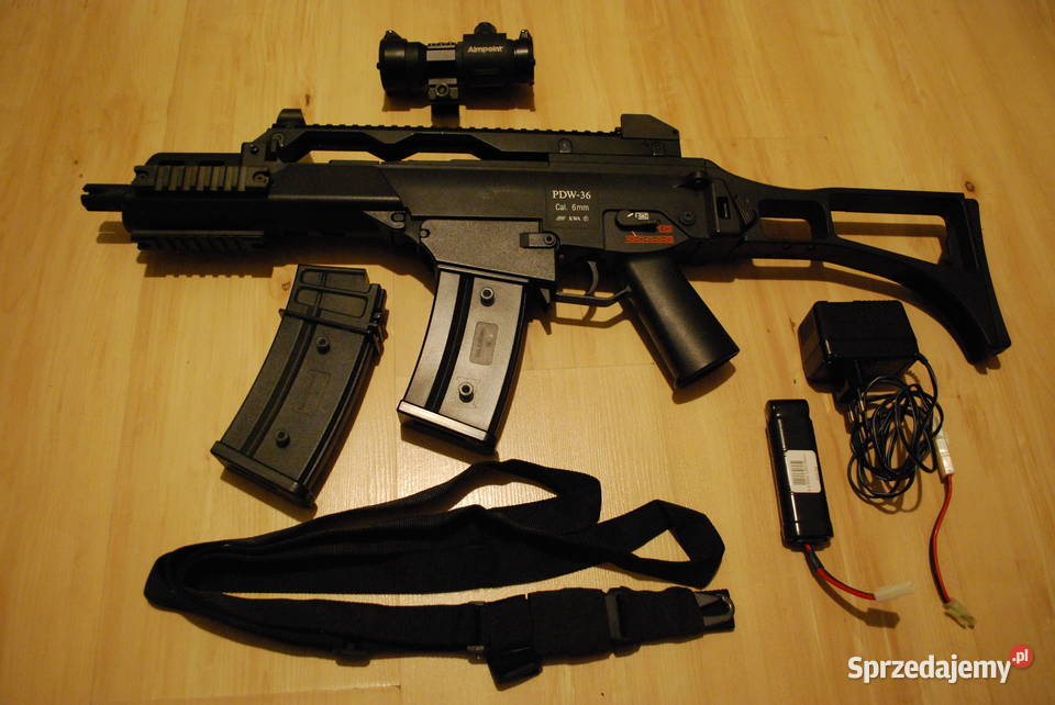 Kolekcja Airsoft 2 pistolety karabinek granaty mazowieckie Podkowa Leśna