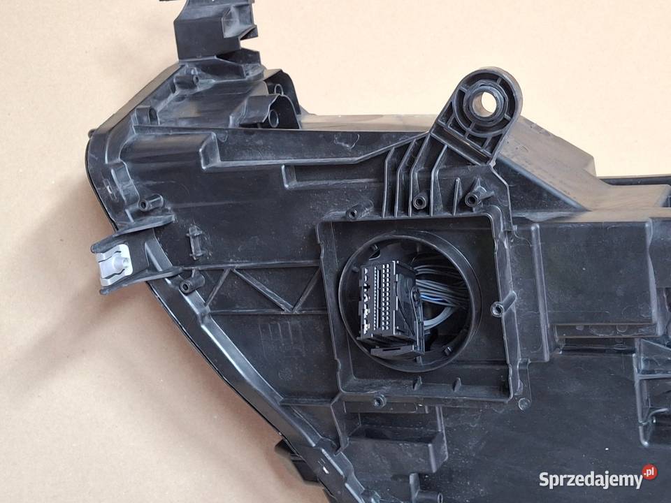 SEAT ATECA LIFT REFLEKTOR PRAWY FULL LED LAMPA Bieleń