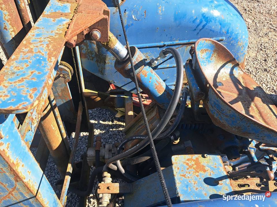 Ciągnik Fordson z widlakiem Napęd 2x4 Piecewo
