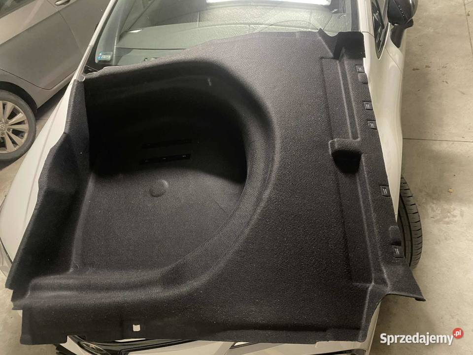 TOYOTA COROLLA E21 WYKŁADZINA BAGAŻNIKA