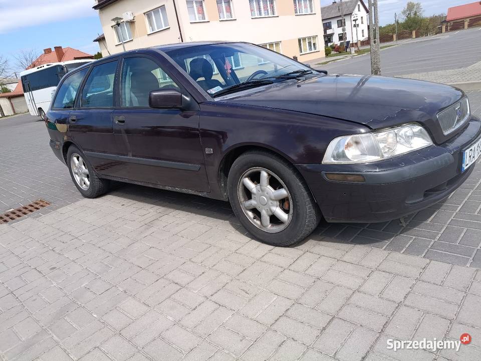 Volvo V40 19D 2002r NA CZĘŚCI kod lakieru 24713 nieuszkodzony Rejowiec Fabryczny sprzedam