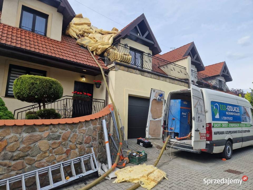 NAPRAWA DACHU KUNACH ocieplanie celulozą Wykonanie ociepleń i izolacji świętokrzyskie Staszów