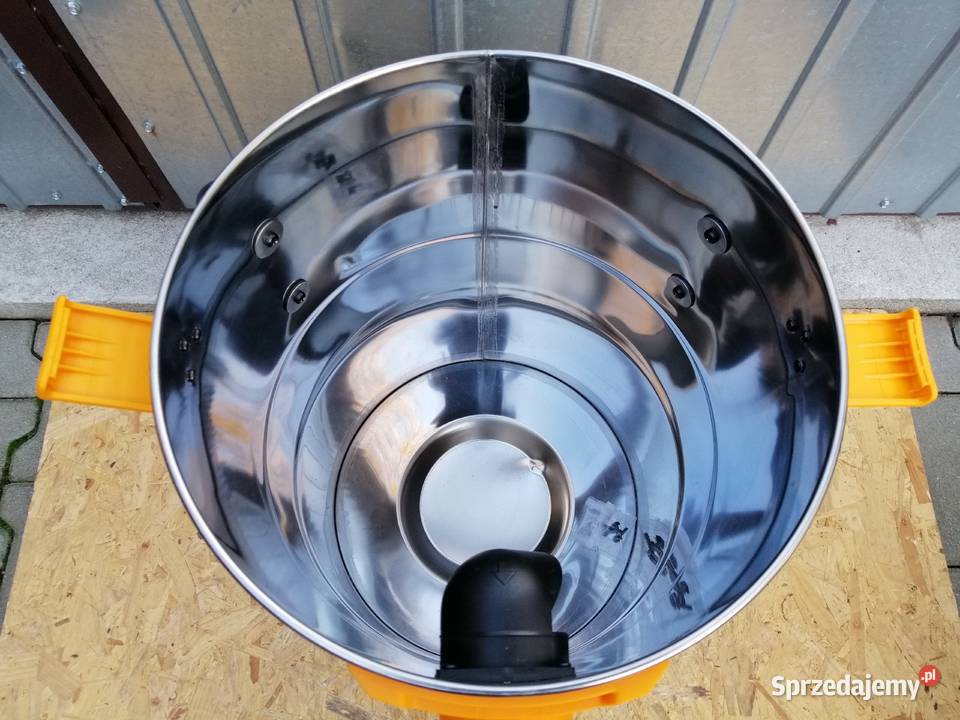 ODKURZACZ PRZEMYSŁOWY TITAN TTB777VAC 1500W 40L Wyrzeka