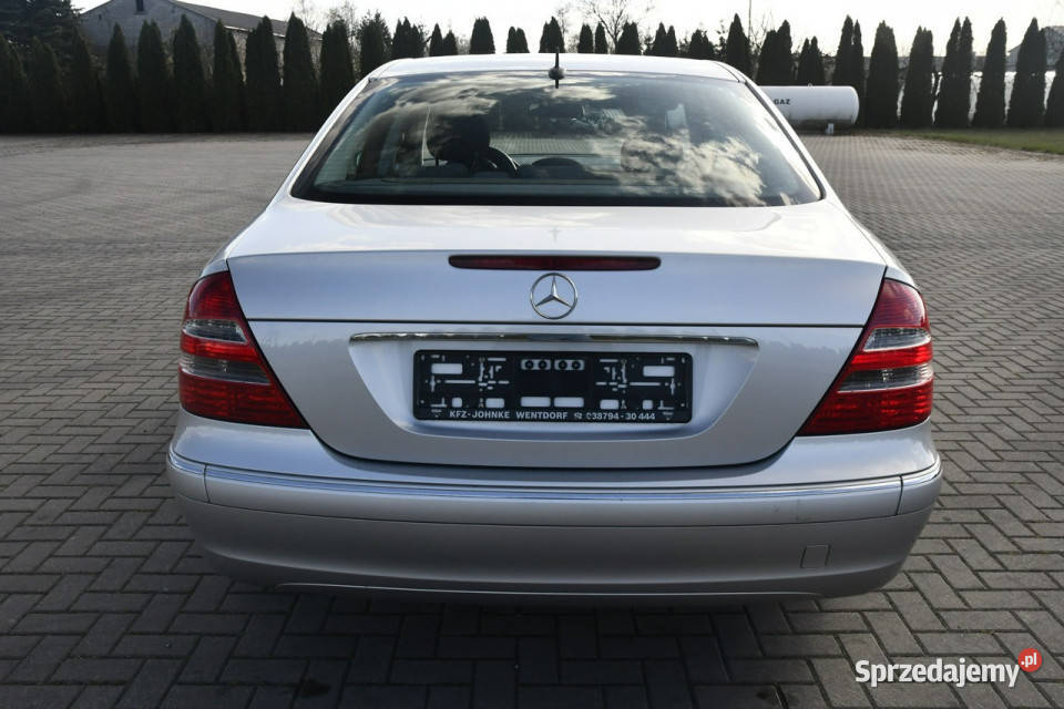 Mercedes E 240 26Benz DUDKI11 Rok produkcji 2003