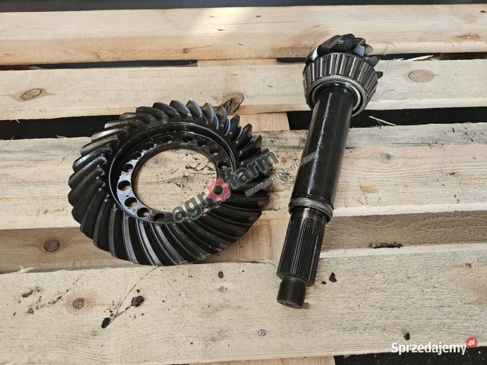 Wałek ataku koło Z12x31 FWD John Deere 4350