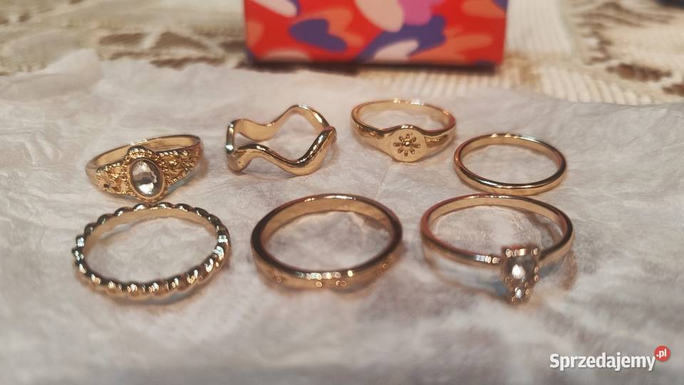 Zestaw 7 pierścionków Hope AVON w rozmiarach 6 7 Piaseczno
